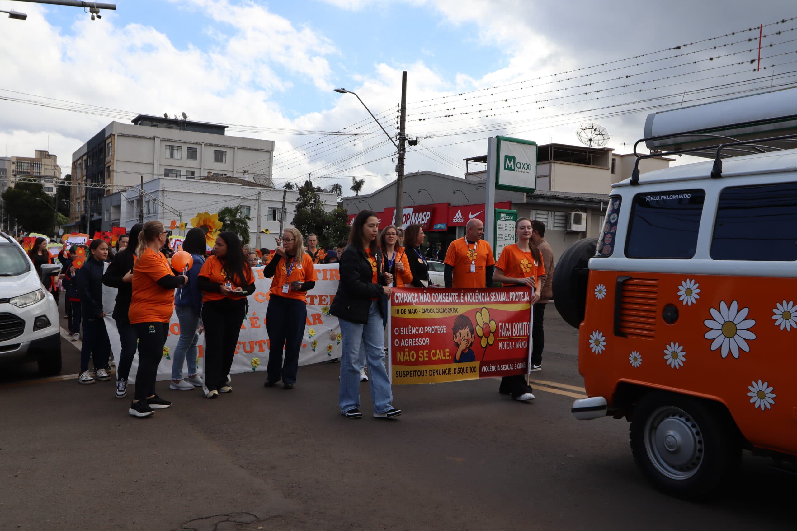 Caminhada pelo Dia Nacional de Combate ao Abuso e à Exploração Sexual de Crianças e Adolescentes reúne multidão em Caçador - Prefeitura de Caçador |