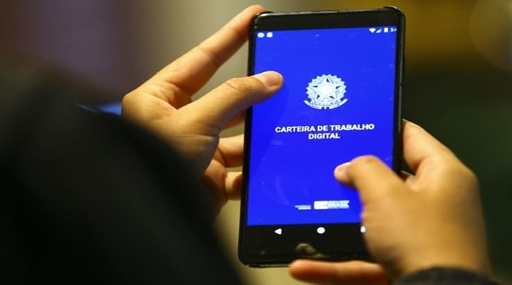 Tarifas dos EUA Levam à Perda de 1,7 Mil Empregos na Indústria Catarinense em Agosto