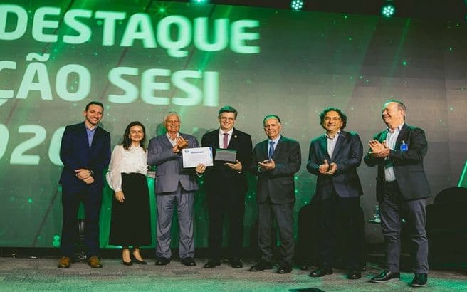 Caçador recebe prêmio do SESI por iniciativa de Educação de Jovens e Adultos
